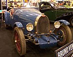 Bugatti T38 1928 vr bleu TCE.jpg