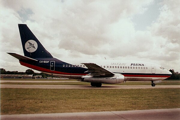 A PLUNA Boeing 737-200 Advanced in the pre-Varig paint scheme, taxiing at Aeroparque Jorge Newbery in 1993.