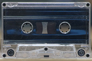 English: An audio cassette tape.