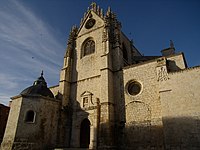 Fachada de San Antolín sin concluir.