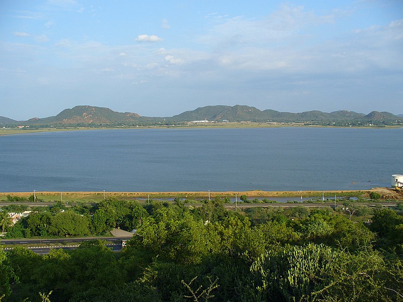 File:Chengalpat lake.jpg