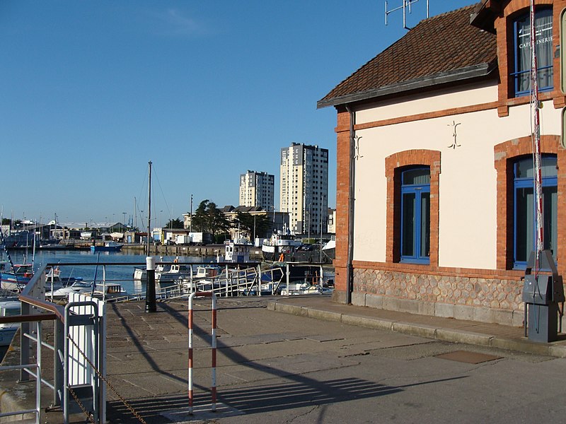 File:Cherbourg Port - panoramio.jpg