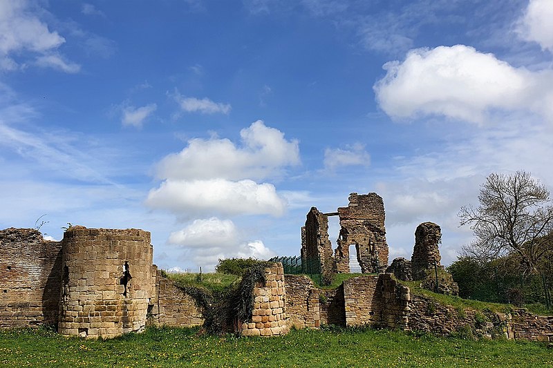 File:Codnor Castle in Derbyshire.jpg