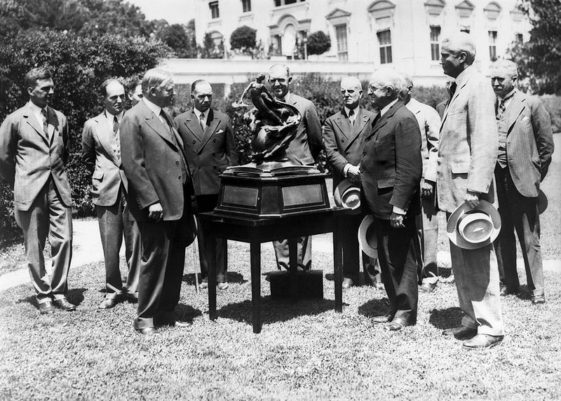 File:Collier Trophy Presentation 1929 - GPN-2000-001304.jpg