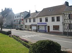 Commerces de la place de Chepy.JPG