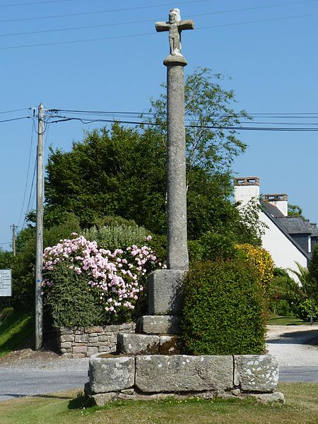 File:Croix de Kervren à Ploumilliau.JPG