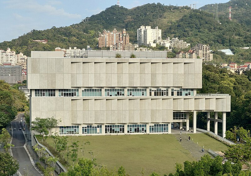 File:Dah Hsian Seetoo Library main building 20240320.jpg