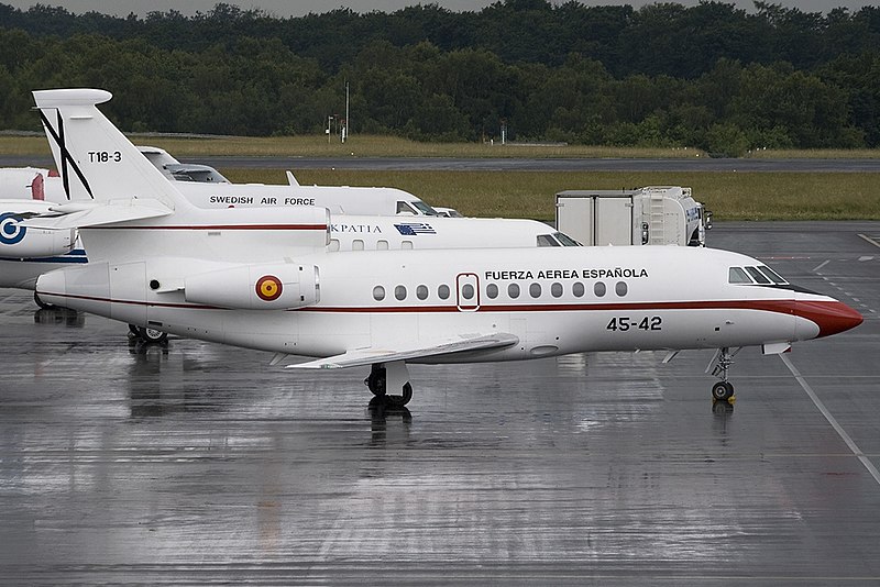 File:Dassault Falcon 900B, Spain - Air Force JP6283060.jpg