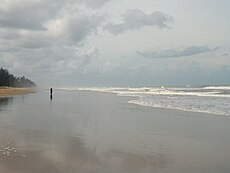 Deserted beach (Brunei) Photo taken on a Papuan expedition