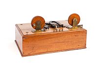 Detector magnetico Marconi 1902 - Museo scienza e tecnologia Milano.jpg