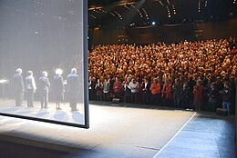 Applaus für Die letzten Zeugen beim Gastspiel im Schauspiel Frankfurt, 2015