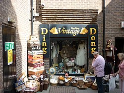 Ding Dong Vintage at The Gates, Durham (geograph 2380527).jpg