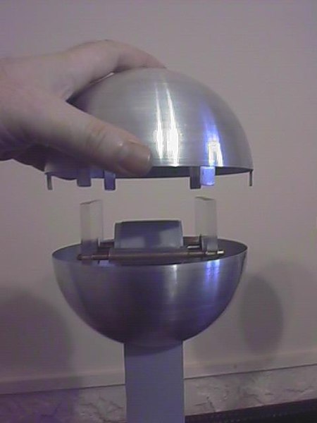 File:Double Van de Graaff Generator V.jpg