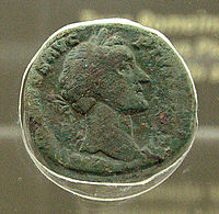Munt uitgegeven door Constantijn de Grote in het museum te Ename