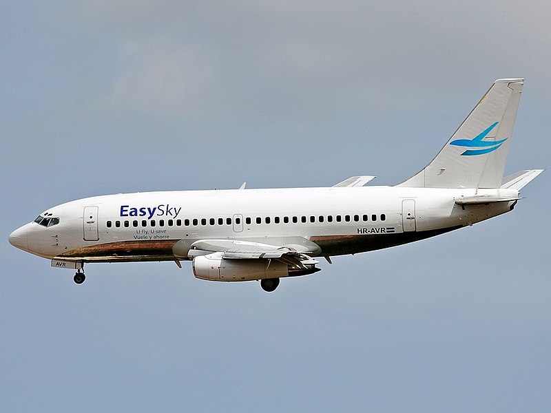 File:EasySky Boeing 737-200 on finals at Tegucigalpa.jpg