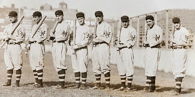 File:Eight New York Giants players.jpg - Wikimedia Commons