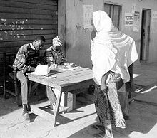 Voting during the 1999 presidential election in Nigeria Election in Nigeria 1999.jpg