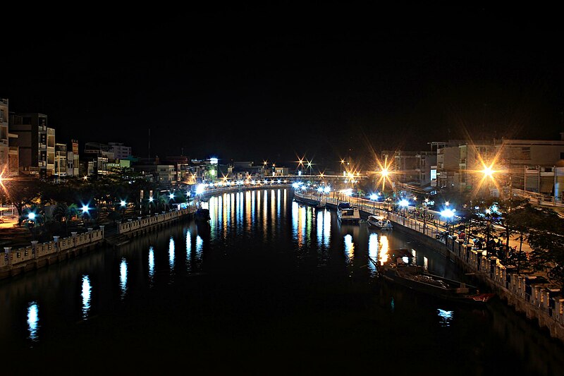 File:Embankment - bờ kè - Cà Mau (Vietnam).jpg