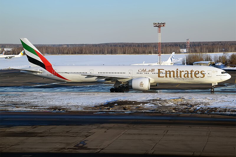 File:Emirates, A6-EBO, Boeing 777-36N ER (40452889234).jpg