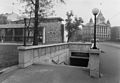 1956: Zugang zur neu eröffneten Haltestelle Deák Ferenc tér mit offizieller Bezeichnung Földalatti
