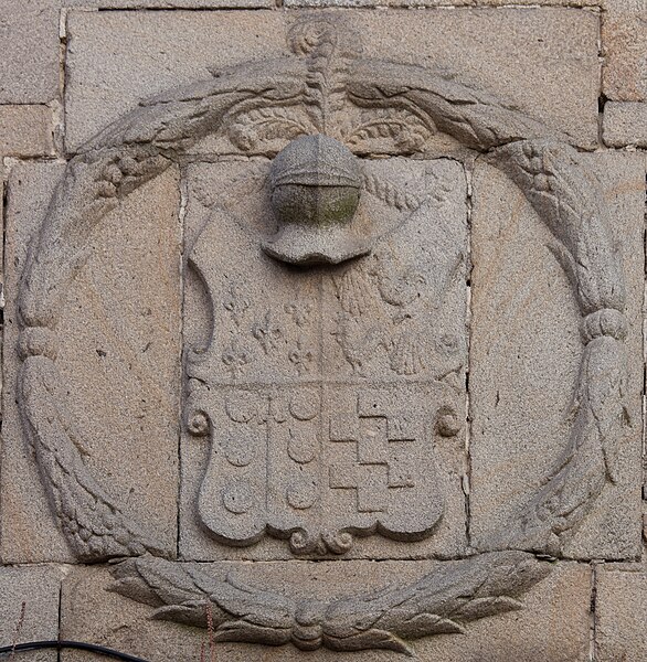 File:Escudo en Santiago de Compostela 4.jpg