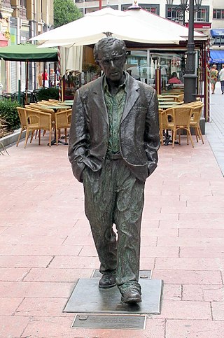 <span class="mw-page-title-main">Monument to Woody Allen</span> Urban sculpture in Oviedo, Spain