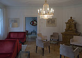 English: The castle of Tutzing. One of the salons with chandelier. Deutsch: Das Schloss Tutzing. Einer der Salons mit Lüster.