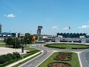 アンリ・コアンダ国際空港