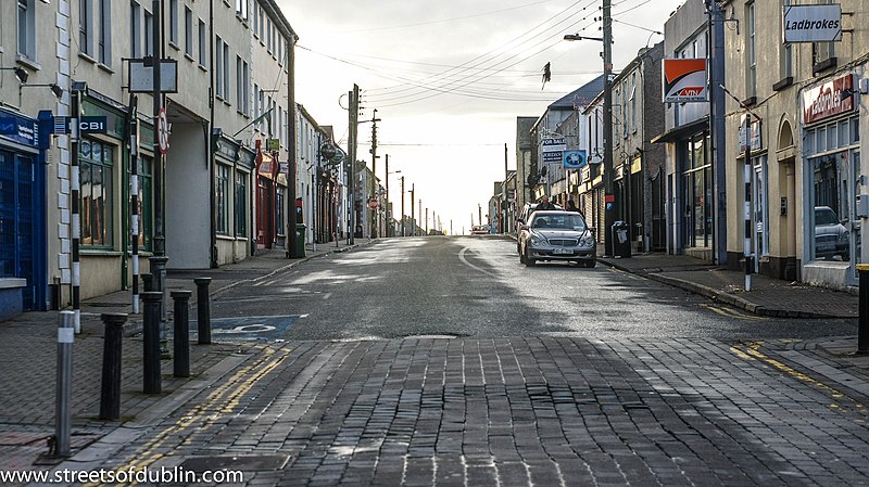 File:Eyre Street Newbridge (County Kildare) - Christmas Day 2012 (8322109720).jpg