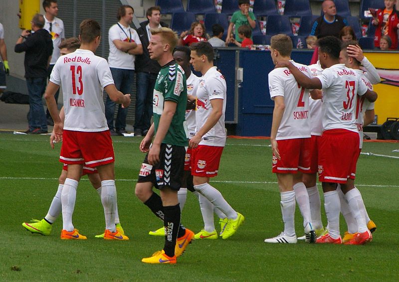 File:FC Red Bull Salzburg gegen SV Ried April 2015 06.JPG