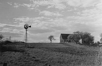 Farm in Laval-des-Rapides in 1941 Farmland. Farm in Laval des Rapides BAnQ P48S1P06800.jpg