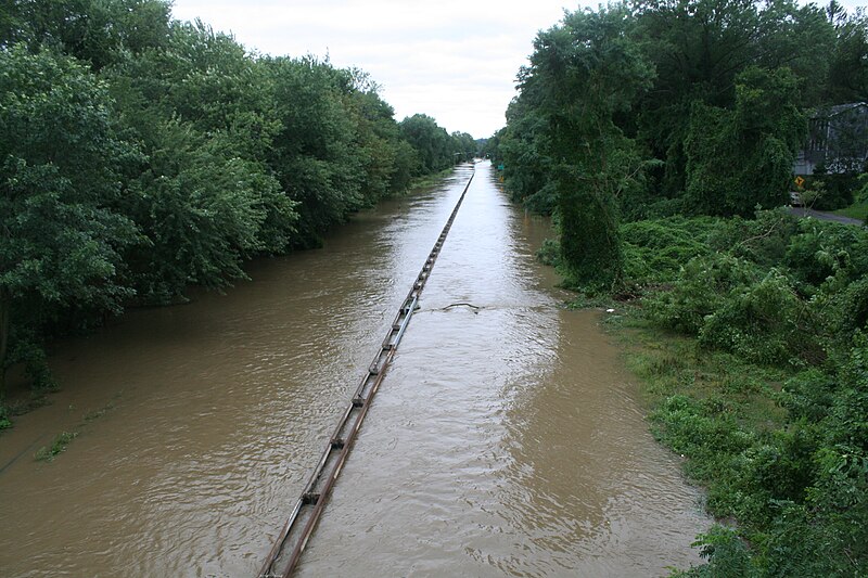 File:Flooded Saw Mill River Parkway.jpg