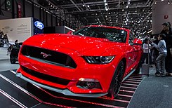 Ford Mustang 2015 (19836245446).jpg