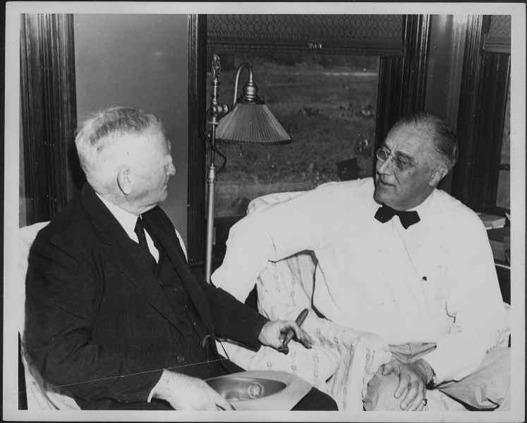 Datei:Franklin D. Roosevelt and John Nance Garner in Uvalde, Texas - NARA - 196053.jpg
