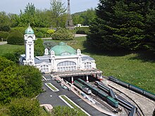 Reproduction de la gare, au parc France Miniature à Élancourt (Yvelines).