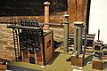 Funktionsfähiges Modell eines Gaswerks, 1910, Sammlung der Universität Tübingen; links die Ofenanlagen Ausstellung StadtGasLicht 1862–2012 im Museum Humpis-Quartier Ravensburg