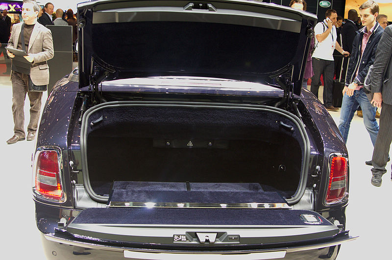 File:Geneva MotorShow 2013 - Rolls-Royce Phantom Coupé trunk.jpg