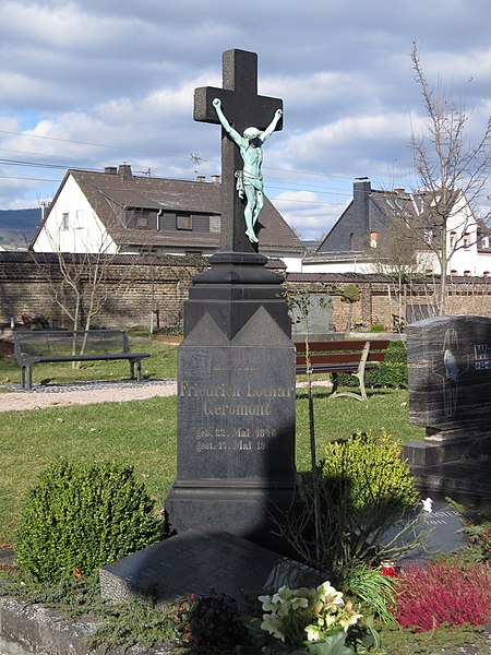 File:Grabmal Friedrich Lothar Geromont Friedhof Winkel Rheingau.jpg