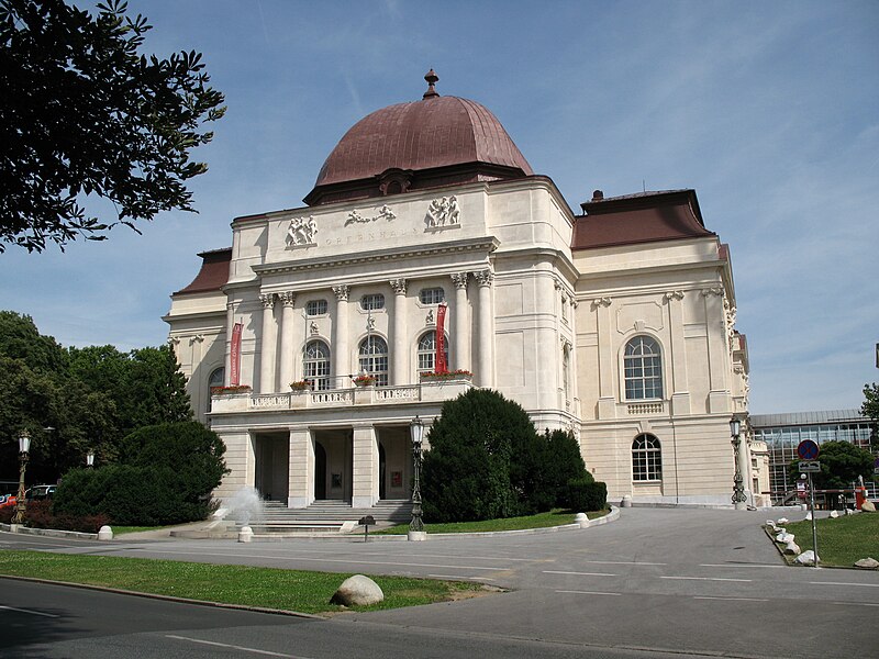 File:Graz, Opernhaus.jpg