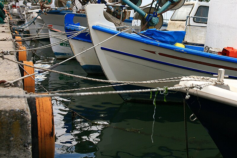 File:Greek boats E11.jpg