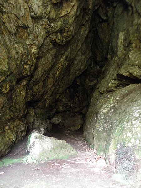 File:Guiclan (29) Grotte et rocher de Roc'h-Toul 07.JPG