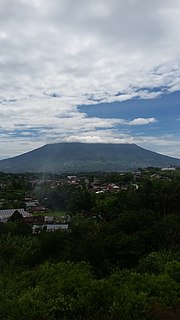 Gambar mini seharga Berkas:Gunung Marapi berawan.jpg