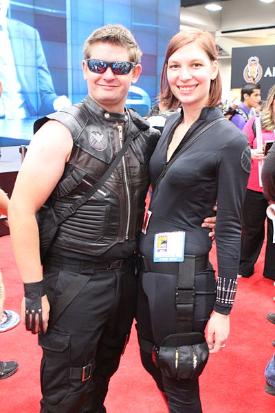 File:Hawkeye and Black Widow. (9321791386).jpg