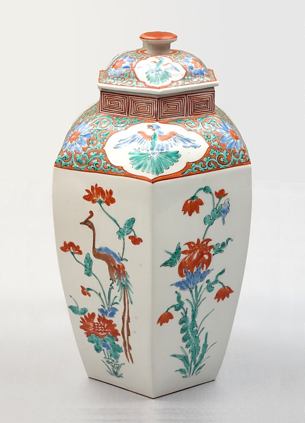 Kakiemon Imari ware hexagonal jar, flowering plant and phoenix design in overglaze enamel. Edo period, 17th century