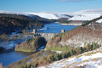 How to get to Howden Reservoir with public transport- About the place