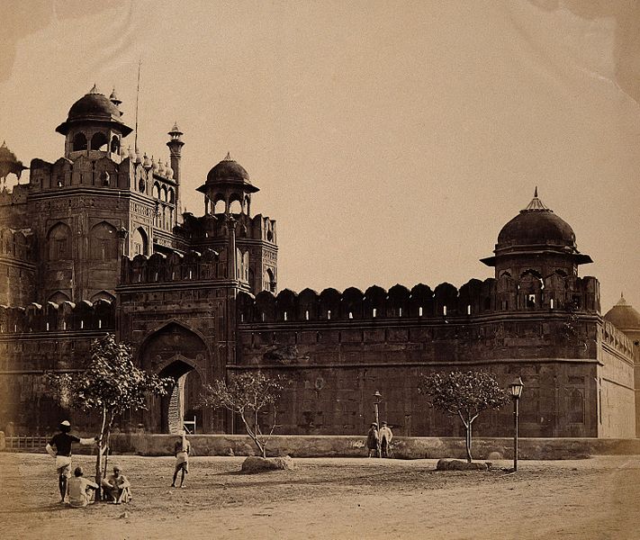 File:India; the L̀ahore Gate of the Palace'. Photograph by F Wellcome V0037558.jpg