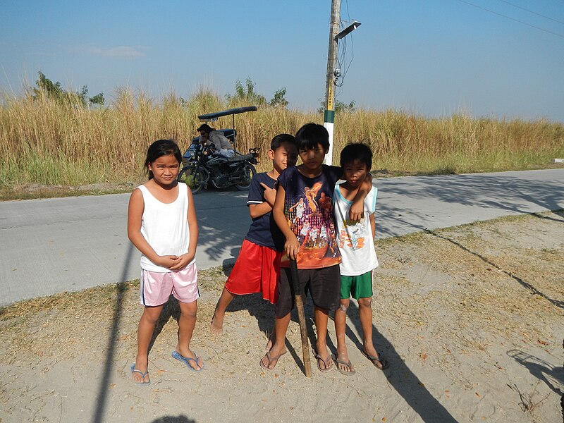 File:Jf8943School children in the Philippinesfvf 04.JPG