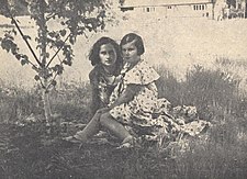 Joža Götzová se svojí dcerou Evou v Tatranské Lomnici 1931