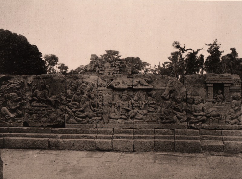 File:KITLV 155161 - Kassian Céphas - Reliefs on the terrace of the Shiva temple of Prambanan near Yogyakarta - 1889-1890.tif