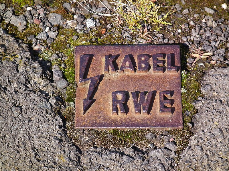 File:Kabel RWE Blitz Juni 2012.JPG